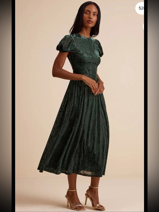 Dresses & Skirts - NWT Lulus Arlie Emerald Velvet Burnout Puff Sleeve Midi Dress size Large